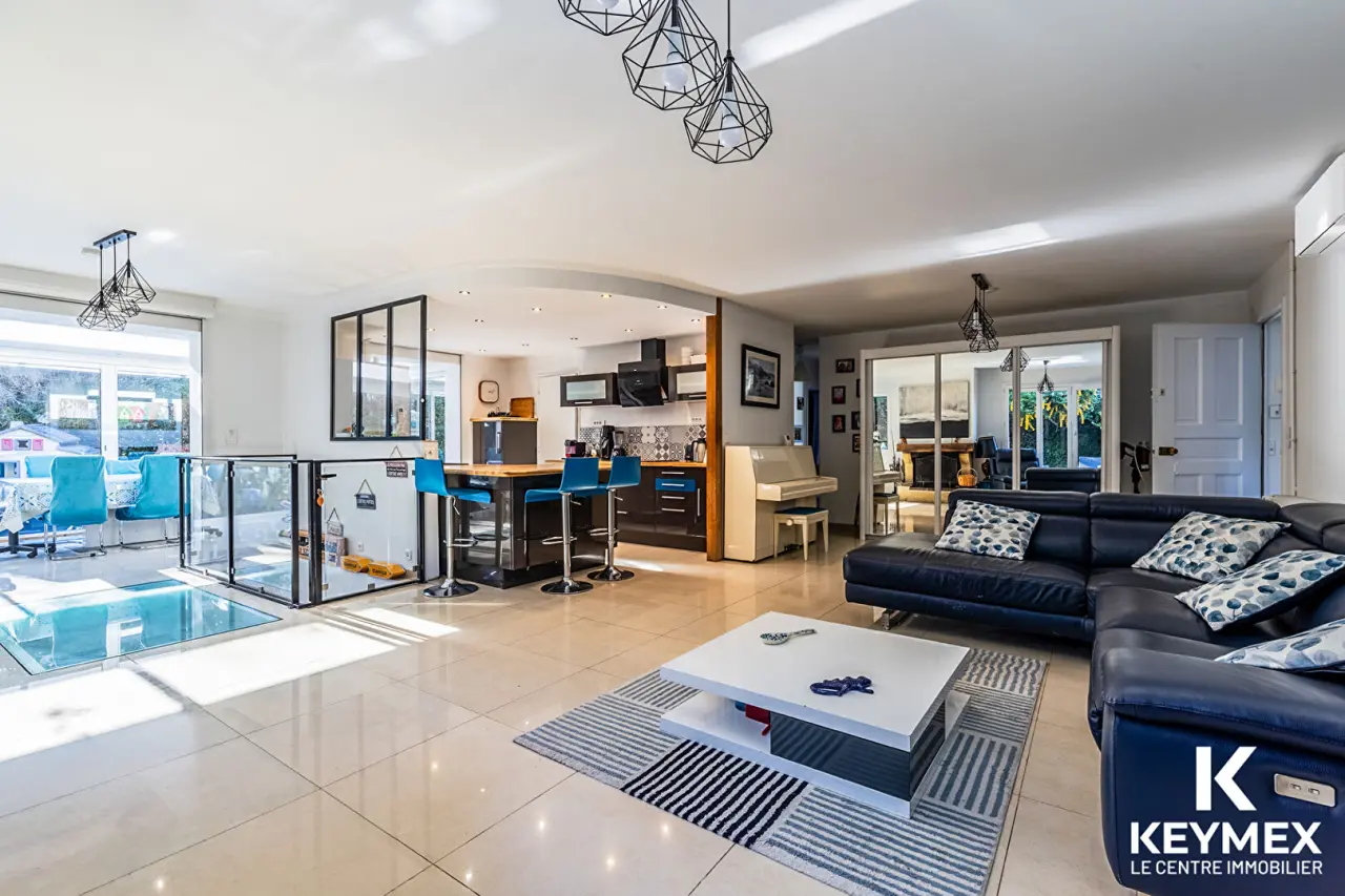 Maison 7 Pièces EZANVILLE