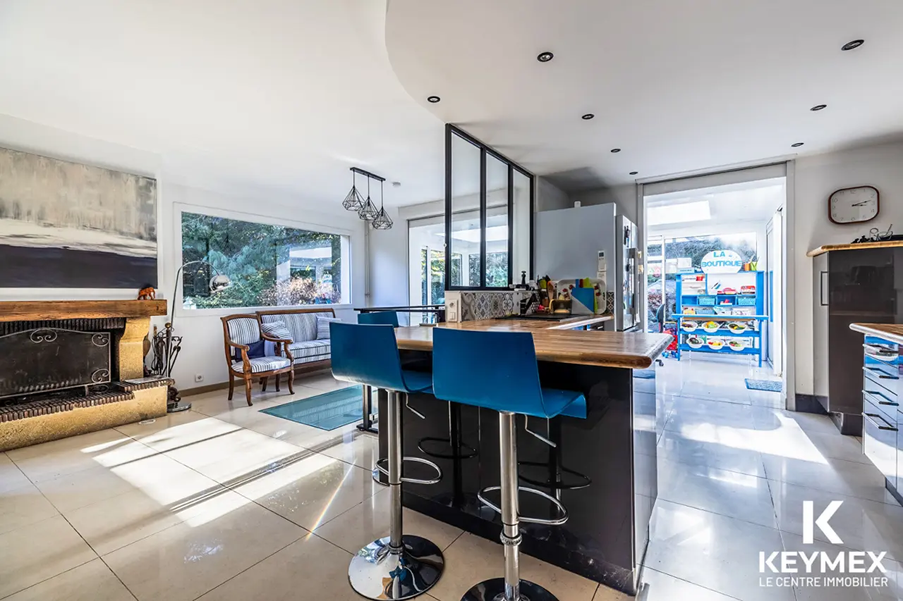 Maison 7 Pièces EZANVILLE