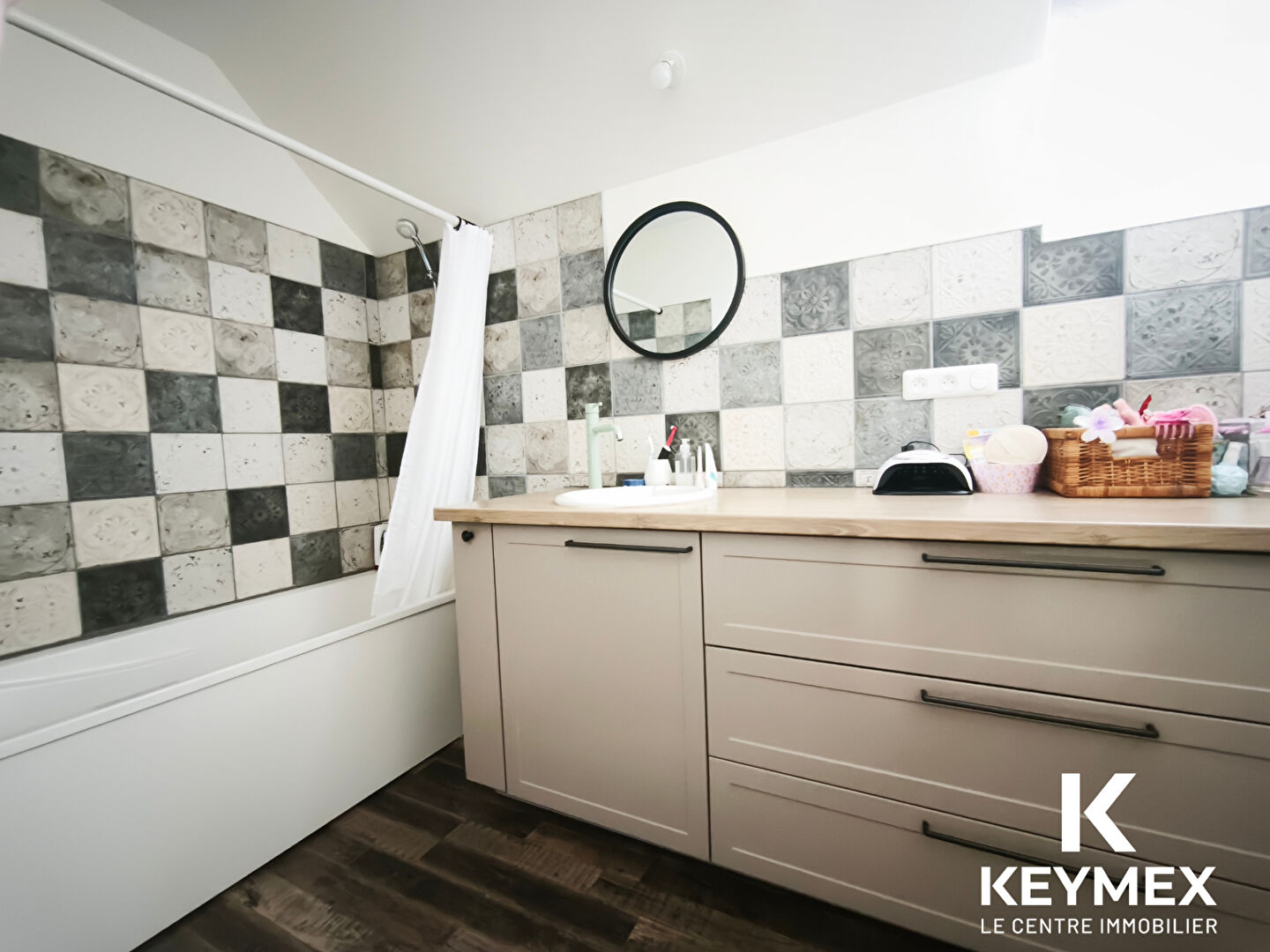 Maison 6 Pièces VILLENEUVE LES SABLONS